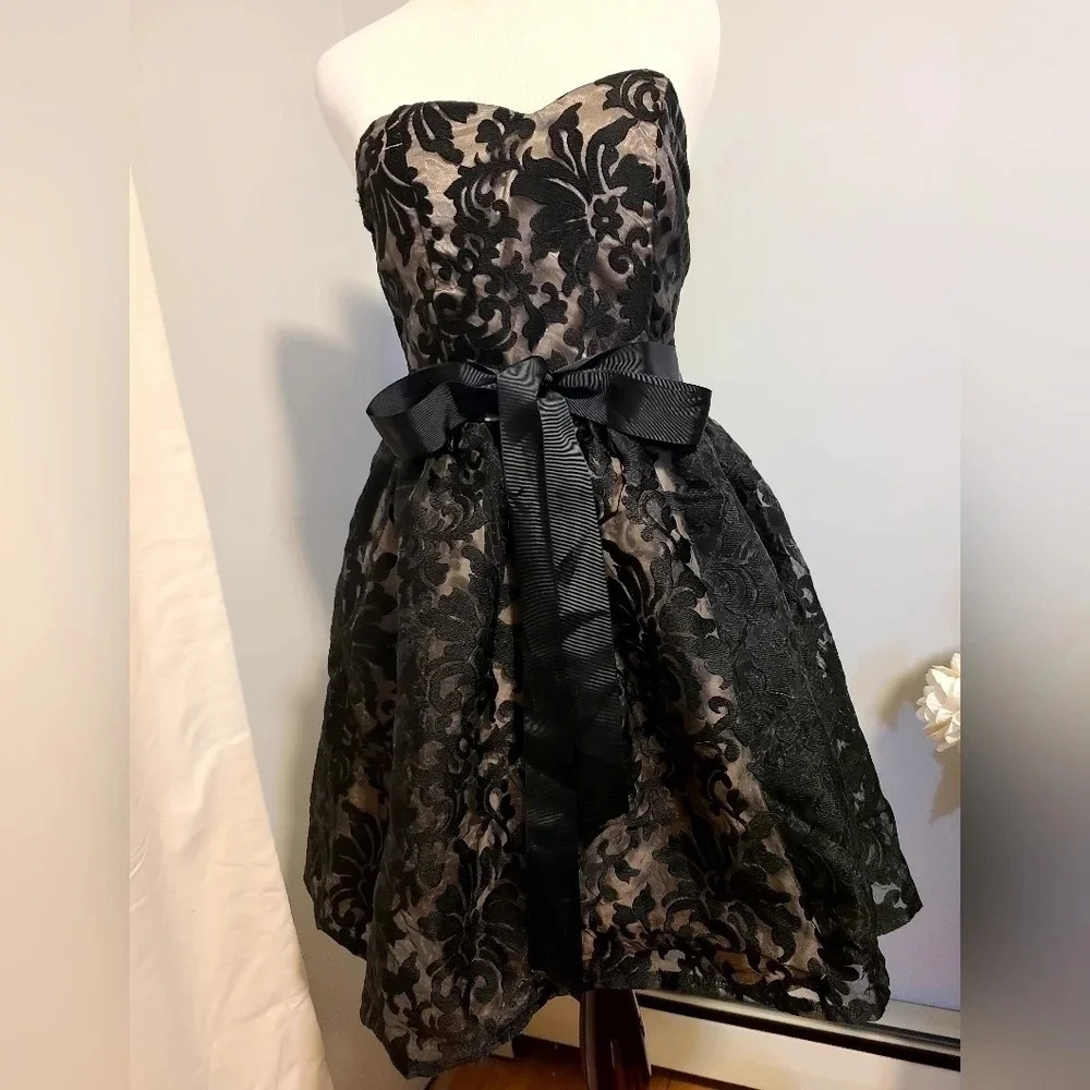 La Scala strapless high low dress with bow - Picture 2 of 6
